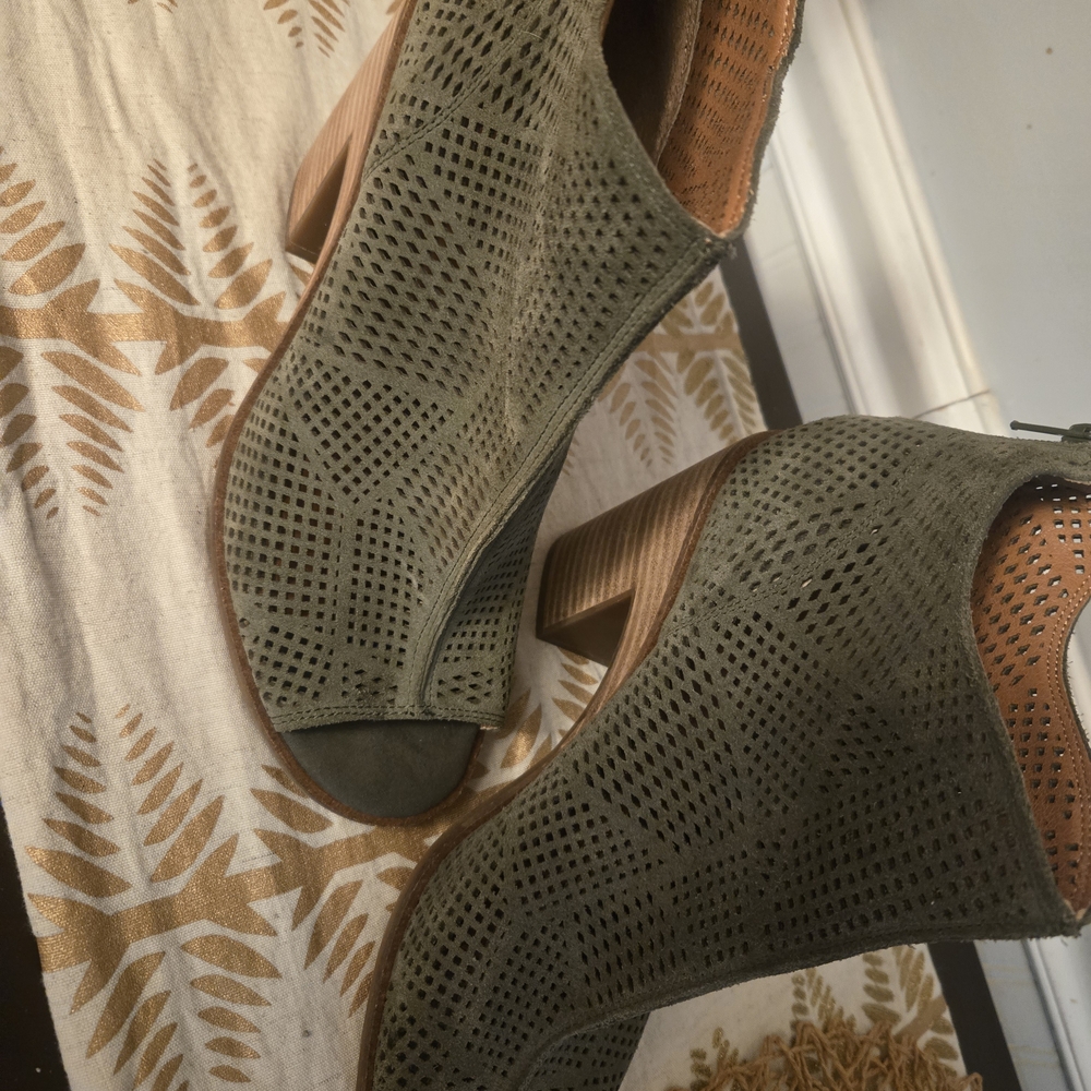 Lucky Brand Green Perforated Heeled Boots